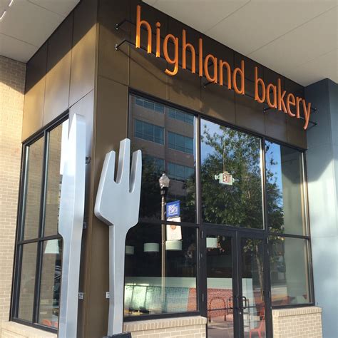Highland bakery - Highland Bakery. By-April 2, 2013. 2573. This Old Fourth Ward darling began as a wholesale bakery in the 1910s and operated until the 1960s. Father-and-son team John and Luke Mount revived the ...